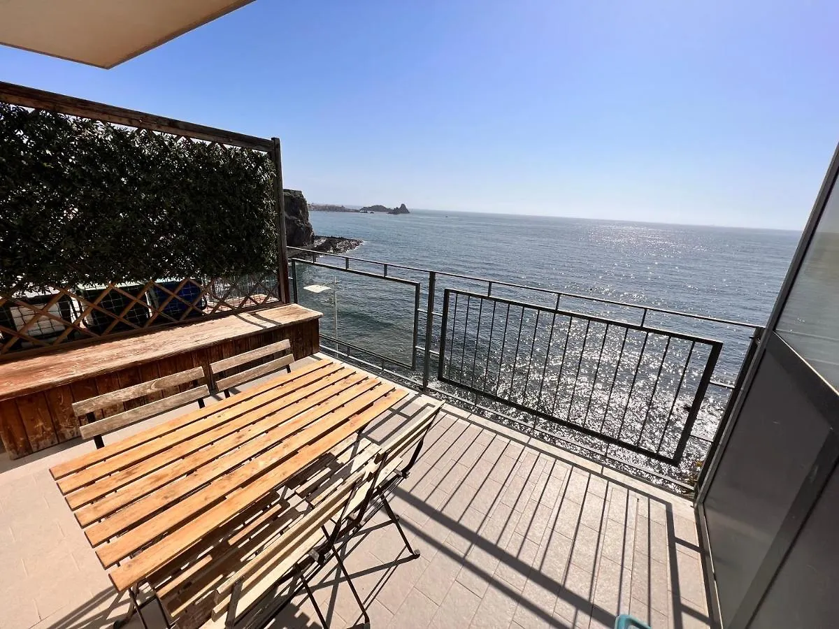 Casa Vitale Aci Castello 0*,